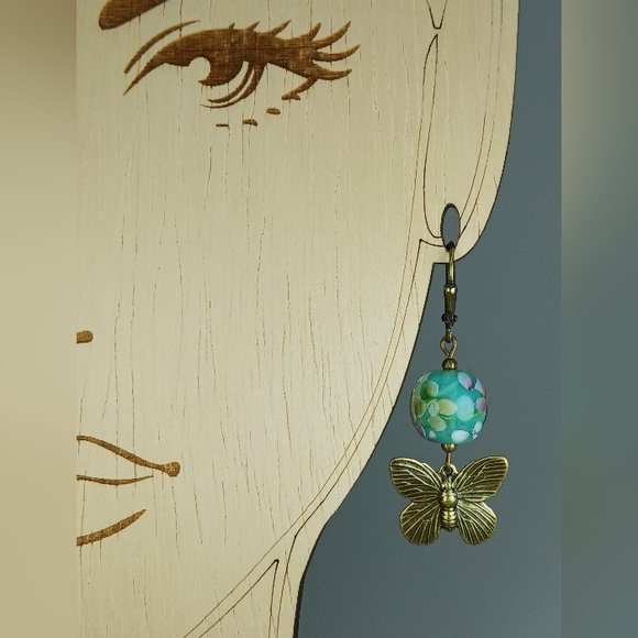 HAND CRAFTED Boho Floral Glass Brass Butterfly Dangle Earrings - Picture 5 of 6